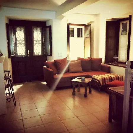 Angie's Stone House * Peleta